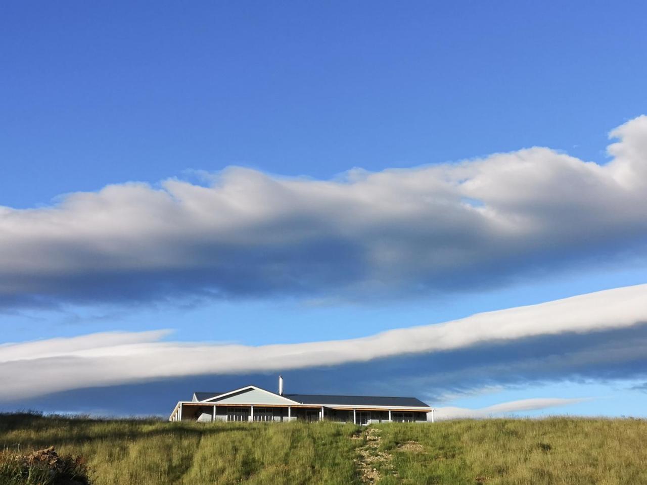 Kahurangi Twizel Hosted Bed & Breakfast Exterior photo